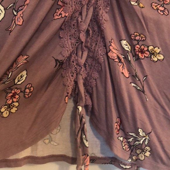 Like new soft purple long sleeve - Picture 3 of 4